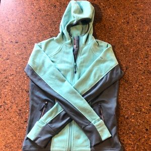 Like new Columbia hooded sweatshirt